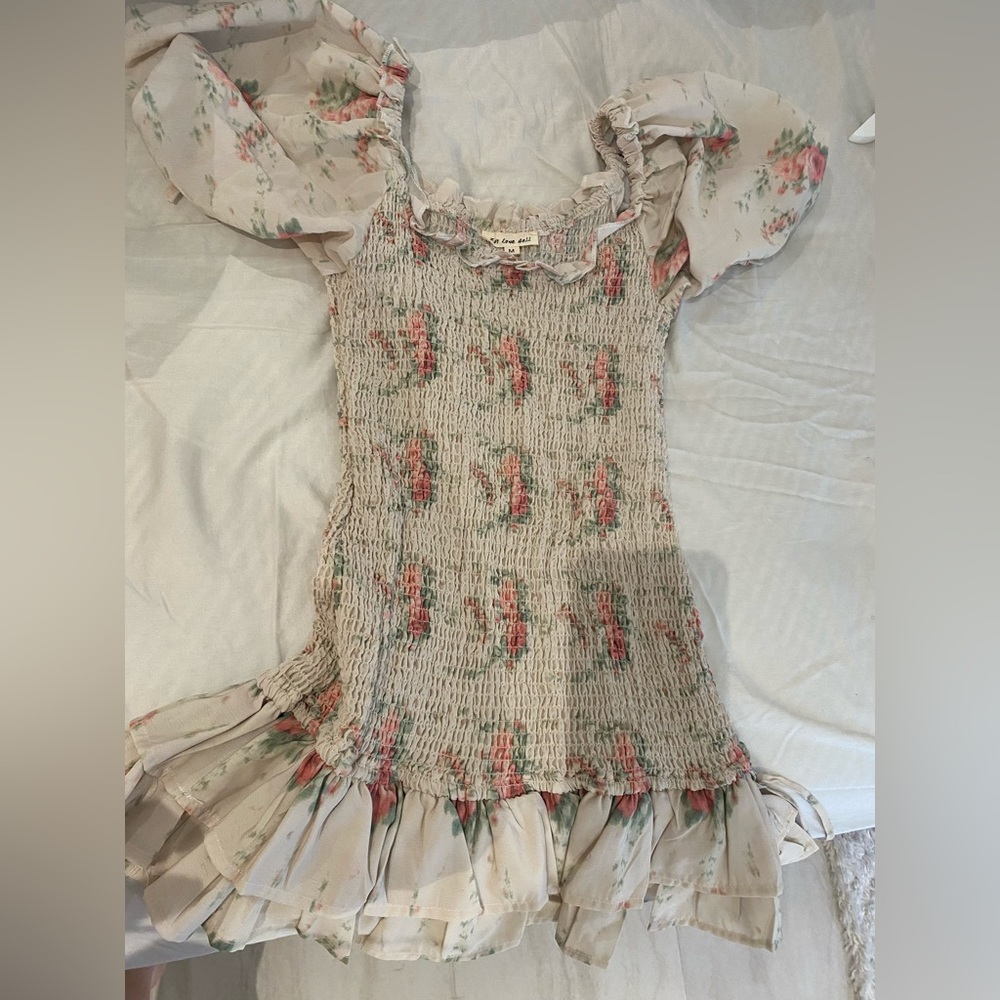 Short scrunchy dress floral with puff sleeves